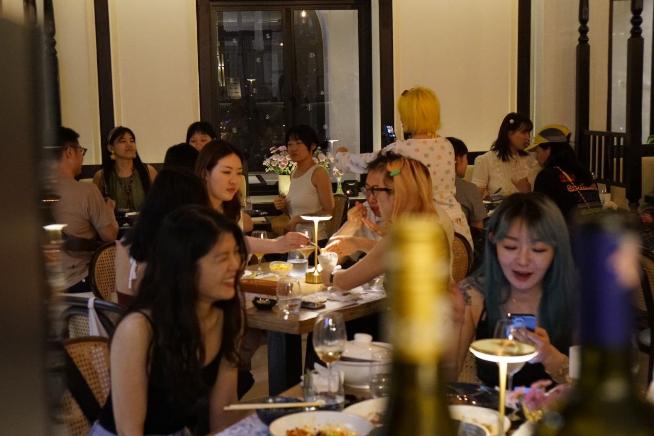 บรรยากาศโต๊ะจัดเลี้ยง งานกลุ่มใหญ่ PANYO เชียงใหม่